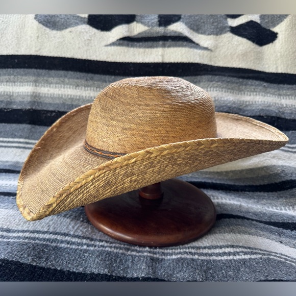 Atwood long oval vintage straw hat - Picture 2 of 9